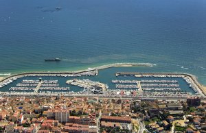 10 x 3 متر متررسو القارب Port Masnou مارينا للبيع