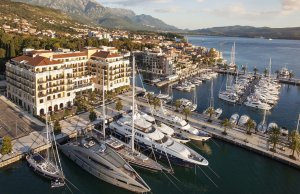 10 x 3.5 متر متررسو القارب مارينا Porto Montenegro للبيع