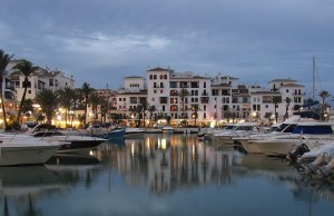 10 x 3.5 متر متررسو القارب Puerto de la Duquesa للإيجار