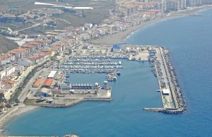 10 x 3.5 متر متررسو القارب Puerto Caleta de Velez مارينا للبيع