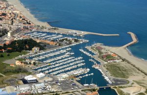 10 x 4 متر متررسو القارب Port de Saint Cyprien للبيع