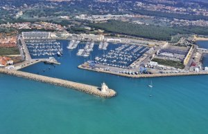 10 x 4 متر متررسو القارب Real Club Nautico del Puerto de Santa María مارينا للبيع