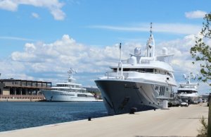 110 x 25 متر متررسو القارب Sete Superyacht مارينا للبيع