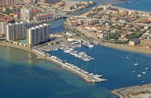 12 x 3.5 متر متررسو القارب Club Nautico La Isleta مارينا للبيع