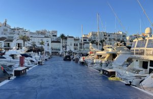 18 x 4.8 متر متررسو القارب Puerto Banus للبيع (with Parking Space included)