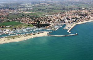 11 x 4.5 متر متررسو القارب Port de Saint Cyprien للبيع