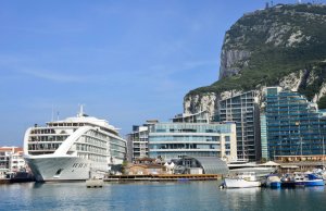 21 x 5 متر متررسو القارب Ocean Village مارينا للبيع