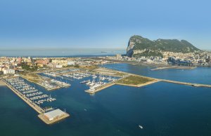 23 x 6.8 متر متررسو القارب Alcaidesa Puerto Deportivo مارينا للإيجار