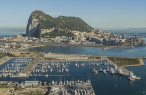 23 x 6.8 متر متررسو القارب Alcaidesa Puerto Deportivo مارينا للإيجار