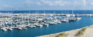 24 x 7 متر متررسو القارب Port Ginesta مارينا للبيع x 2 Berths Perfect for Catamaran