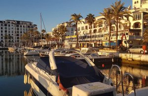 10 x 3 متر متررسو القارب Puerto de la Duquesa للإيجار