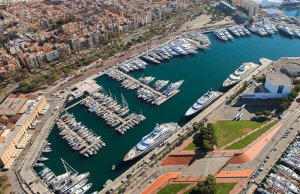 30 x 8 متر متررسو القارب Port Vell مارينا للبيع