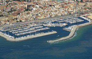 7.5 x 2.8 متر متررسو القارب Port Masnou مارينا للبيع