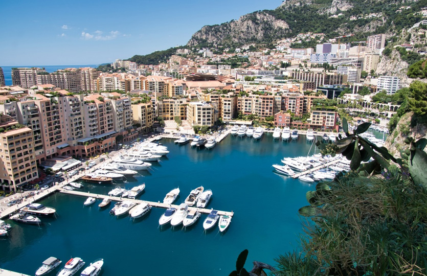 8 X 3 متر متررسو القارب Fontvielle مارينا Monaco للبيع
